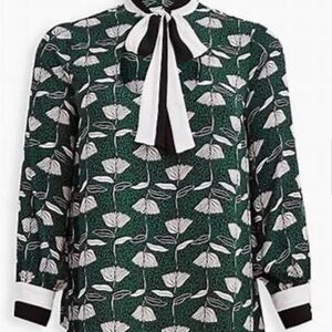 Torrid x Sylvia Mollie Green and White Floral Blouse EUC sz1